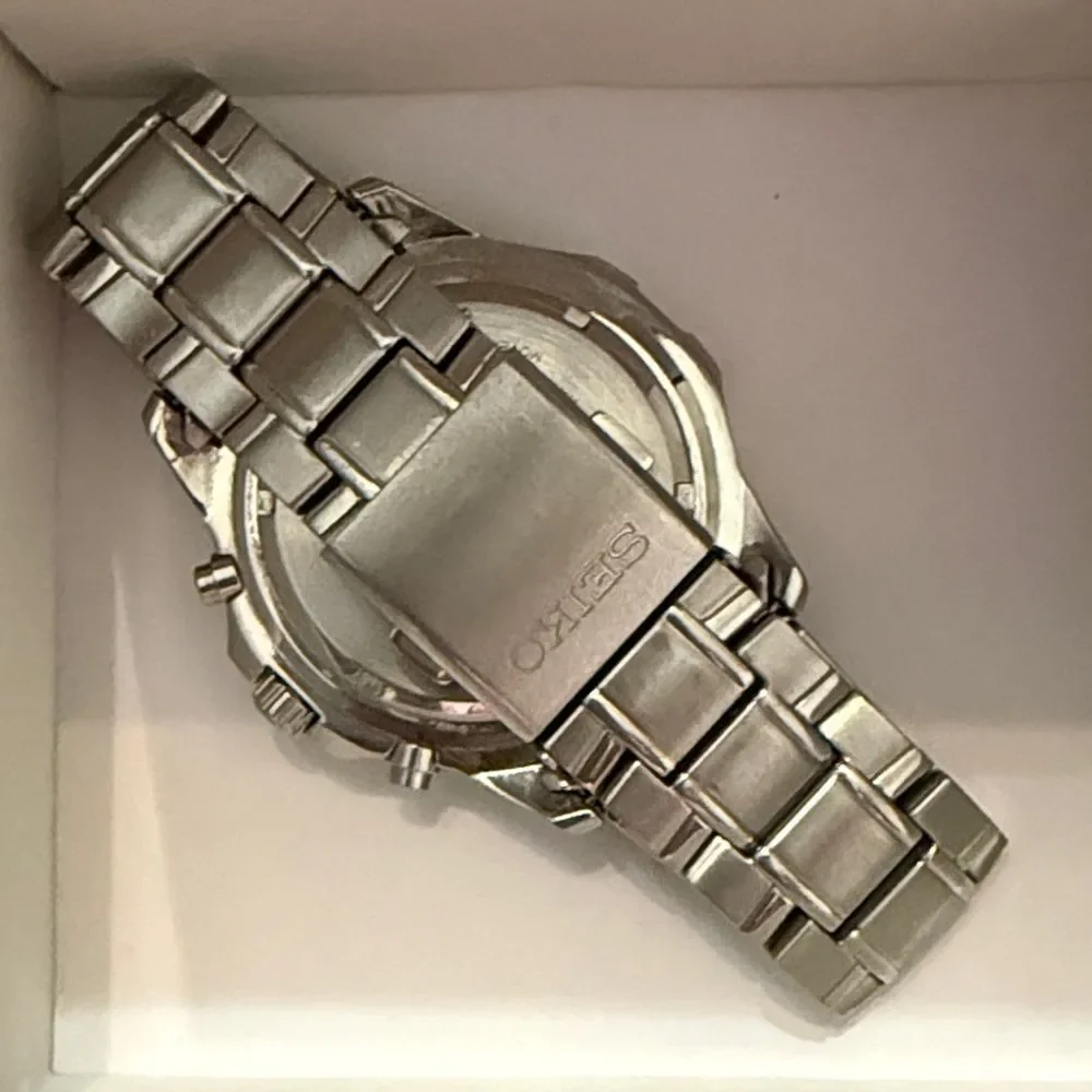 Seiko Solar Chronograph Men's Watch- stainless steel V172-OAJO